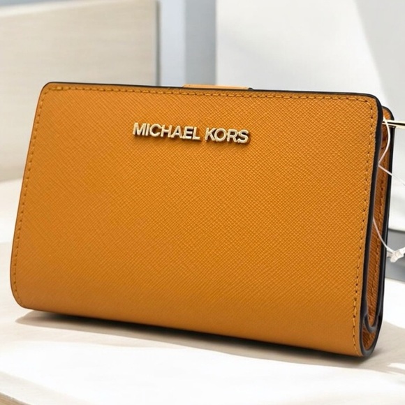 Michael Kors Medium Jet Set Travel Zip Chain Bifold Wallet Leather Cider - Picture 1 of 9